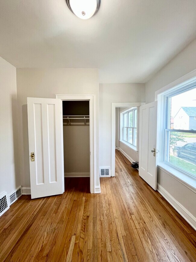 Foto del edificio - 4958 W Dickens Ave