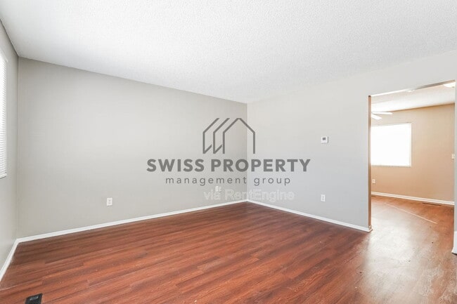 Building Photo - 5279 Lindora Dr