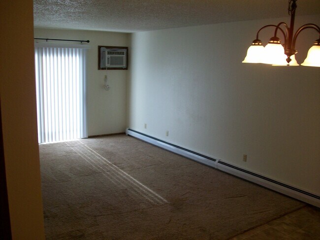 Foto del edificio - 2208 E Divide Ave