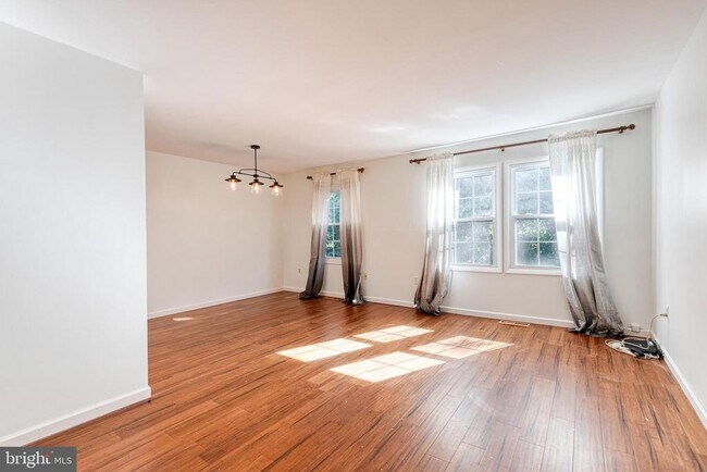 Foto del edificio - 1640 Mt Airy Ct