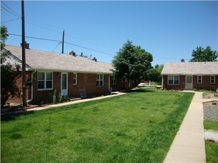 Building Photo - 1660 W Girard Ave