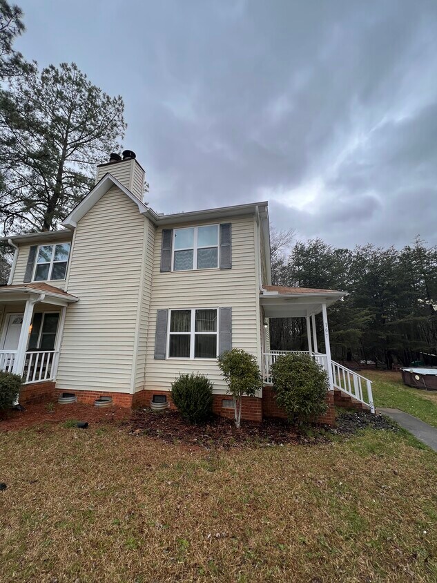 Primary Photo - 107 Montague Dr