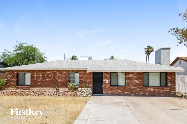 Building Photo - 806 E El Caminito Dr