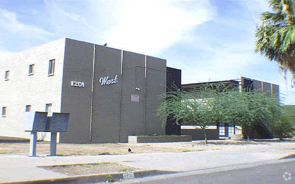 Primary Photo - Woodland West