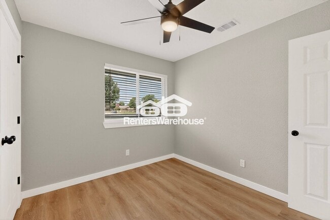 Building Photo - 507 S Spring Creek Dr