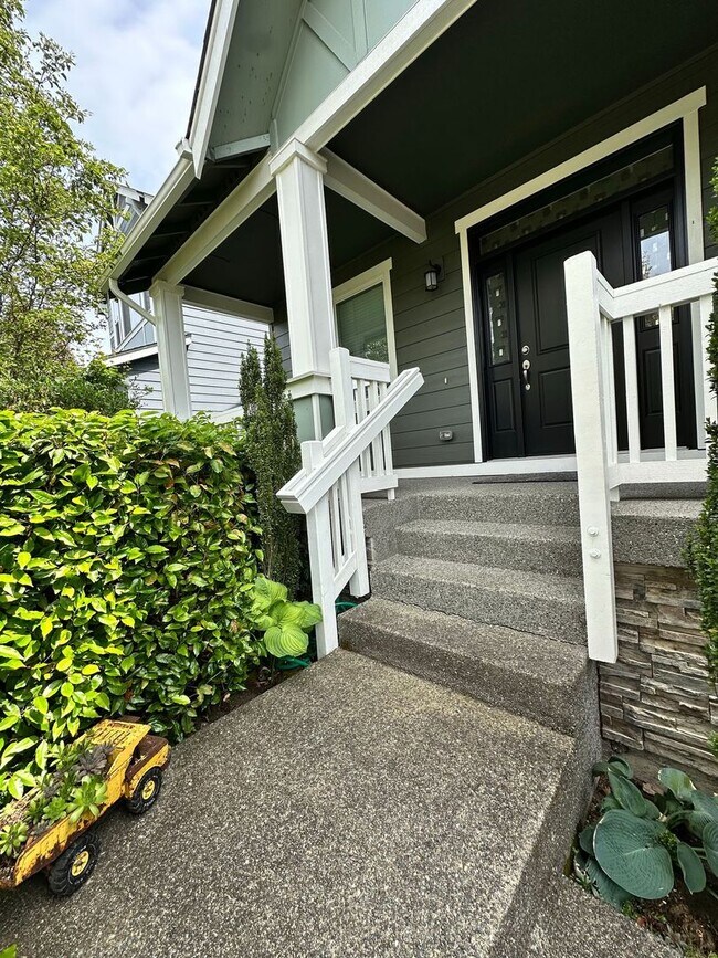 Foto del edificio - Beautiful large 4 bedroom home in the High...