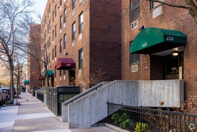 Building Photo - Riverbank