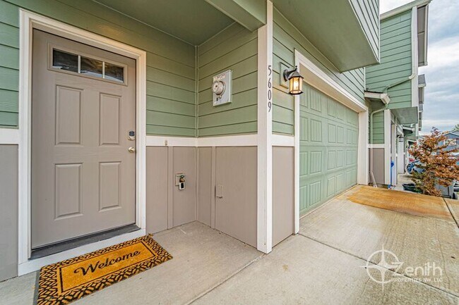 Foto del edificio - 5609 NE 74th Ct