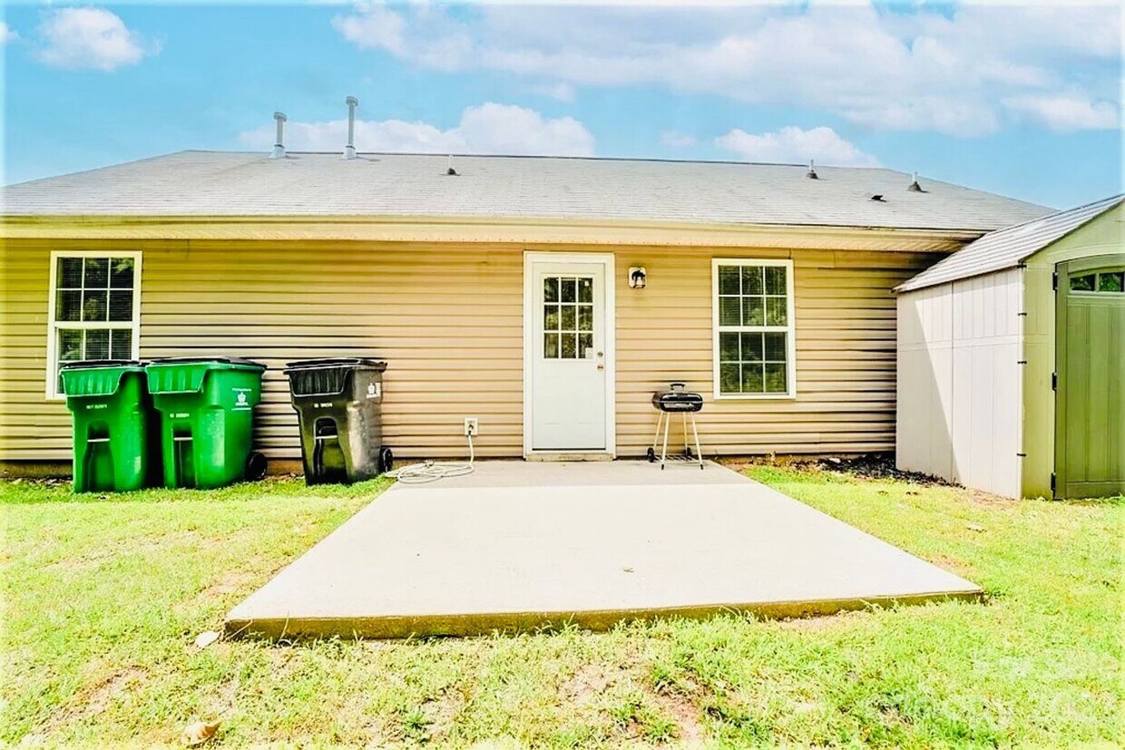 Primary Photo - 4707 Palm Breeze Ln