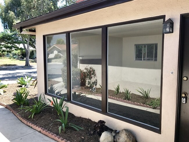 Building Photo - 3 Bedroom Carpinteria Home - Available Jan...