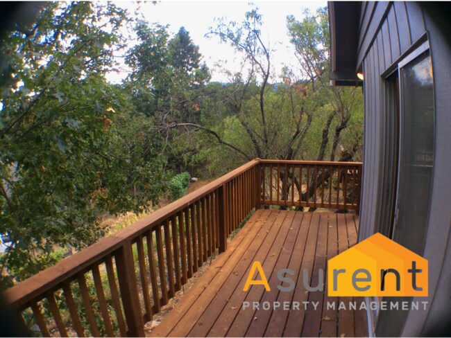 Foto del edificio - 3-Bedroom/2-Bathroom Home with Amazing Vie...
