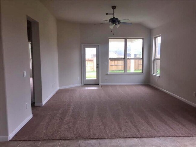 Foto del edificio - 16608 Spirit Lake Ct