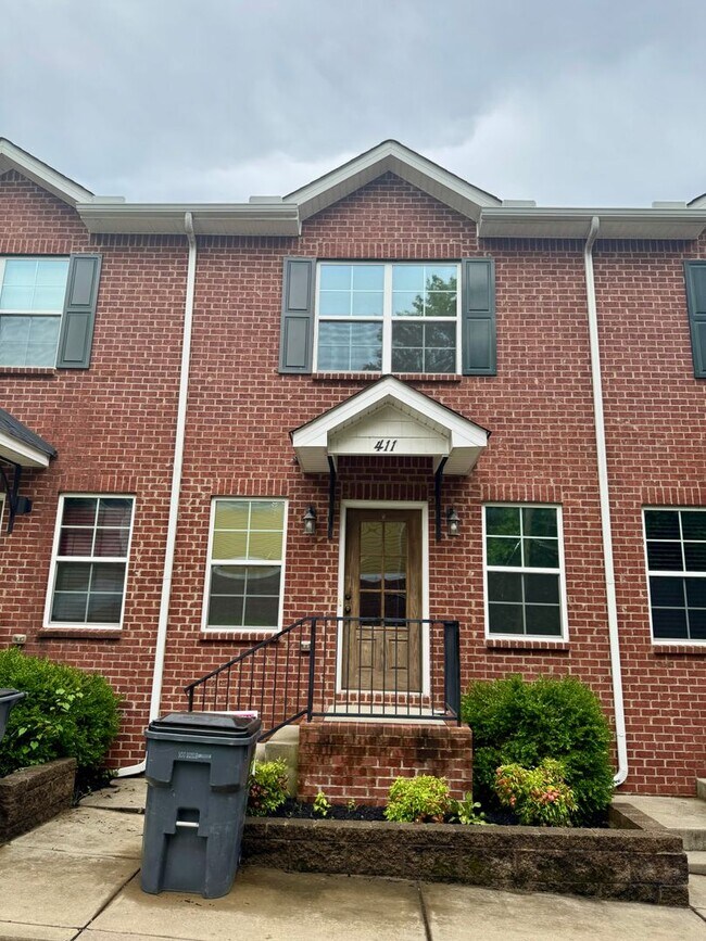 Foto del edificio - Luxury Townhouse! 2 Bed/2.5 Bath, 1 Car ga...