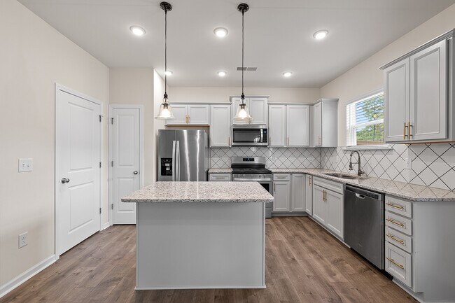 Building Photo - 3005 Highwater Dr