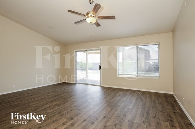 Foto del edificio - 6396 N 81st Dr