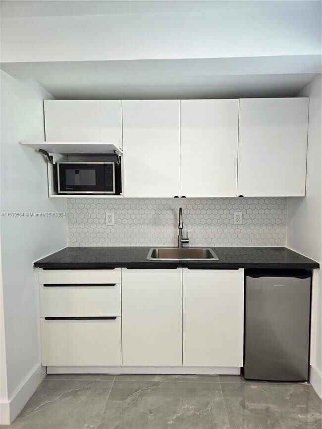 Foto del edificio - 4648 SW 24th Ave