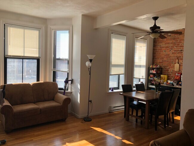 Foto del edificio - 23 Cortes St