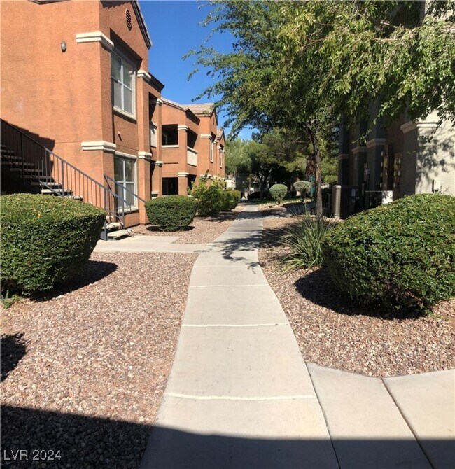 Foto del edificio - 555 E Silverado Ranch Blvd