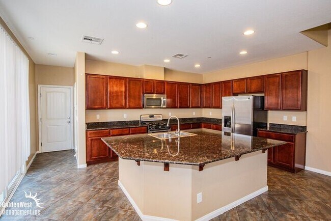 Building Photo - Stunning 4Bdm 3Ba Two-Story Home in the In...