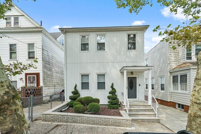 Building Photo - 8282 88th Pl