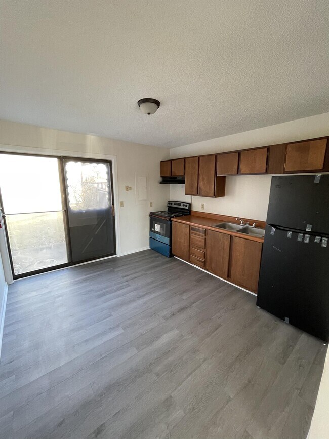 Foto del edificio - 930 Sparta Dr