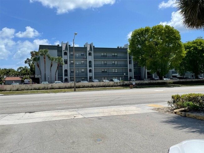 Building Photo - 1750 N Congress Ave