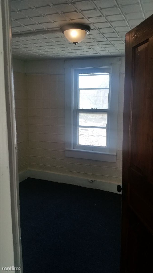 Building Photo - 417 27th St