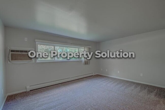 Building Photo - 809 E 32nd Ave