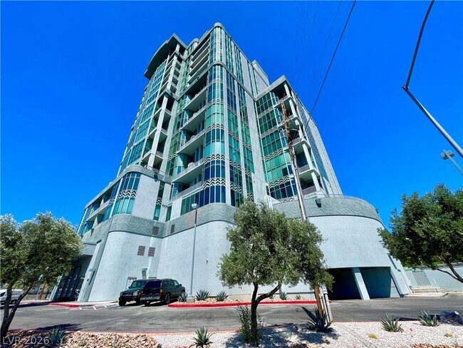 Foto del edificio - 360 E Desert Inn Rd