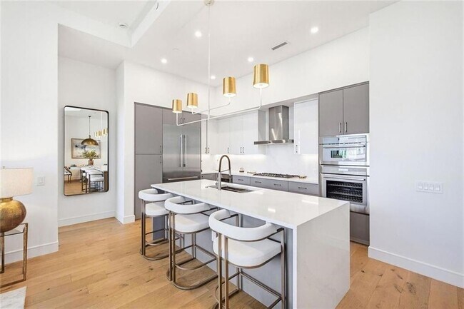 Foto del edificio - 2425 Peachtree Rd NE