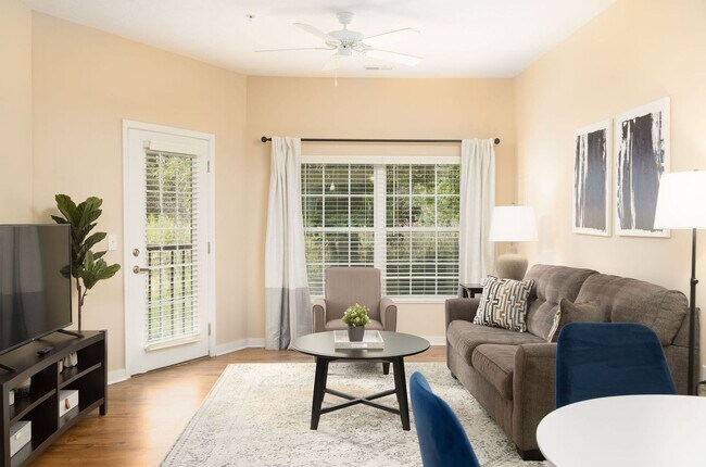 Building Photo - 5799 Fenimore Trail Dr W