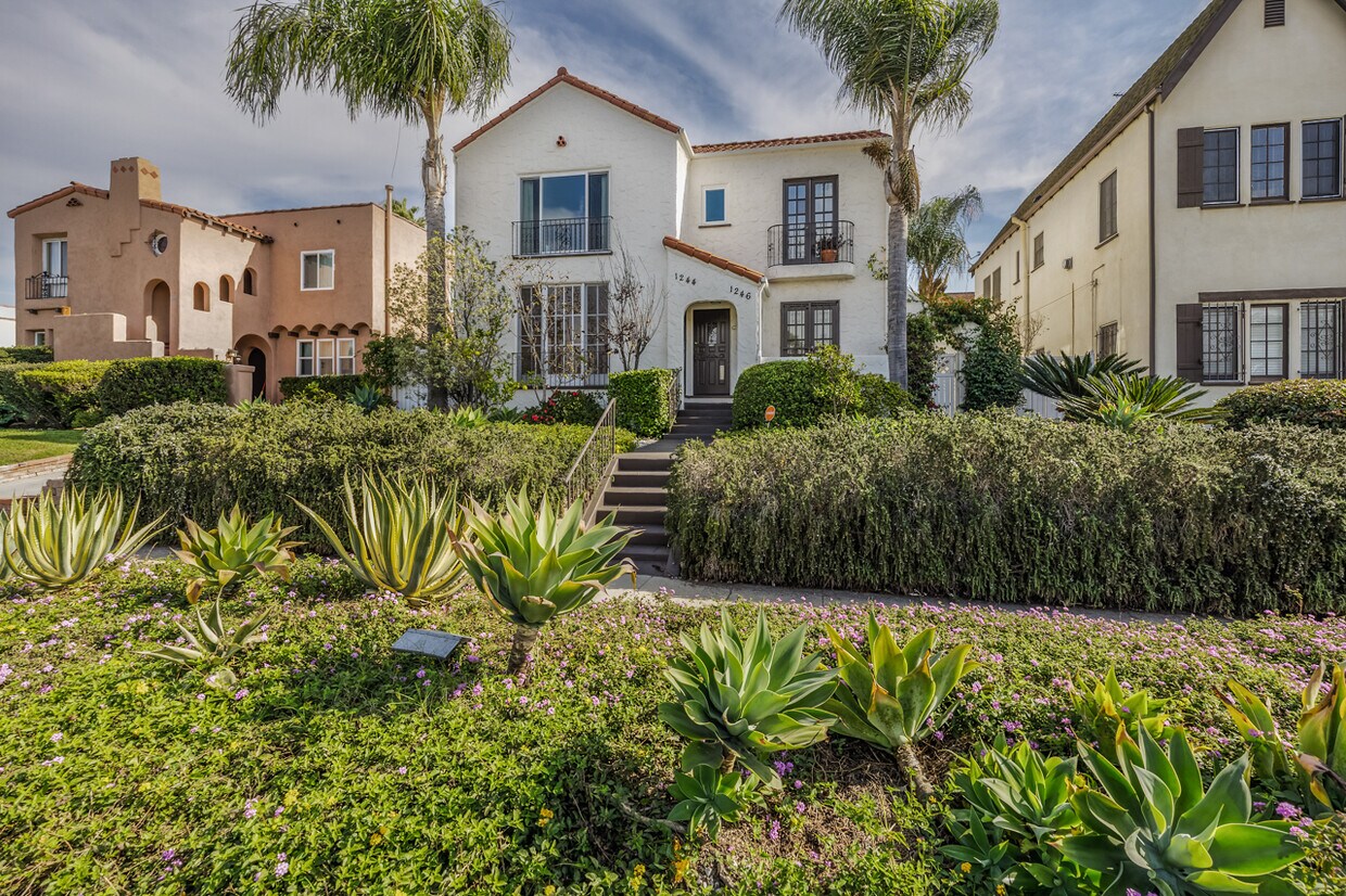 Foto principal - 1244 S Highland Ave