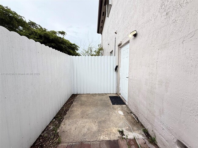 Foto del edificio - 22902 SW 113th Ct