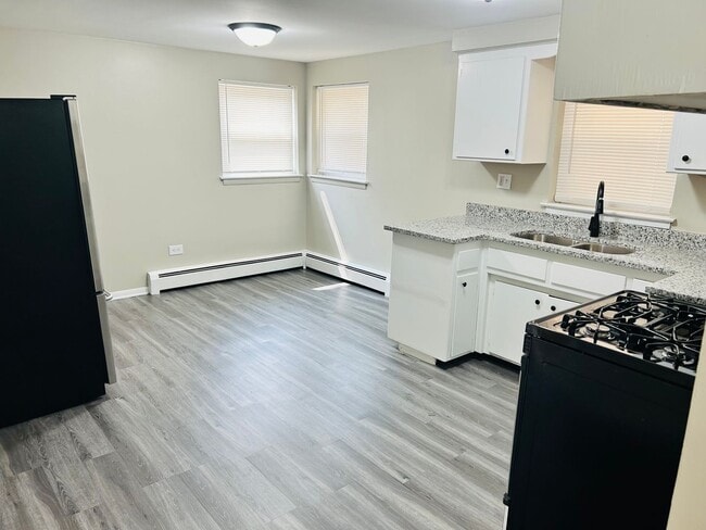 Foto del edificio - 3146 Ridgeland Ave