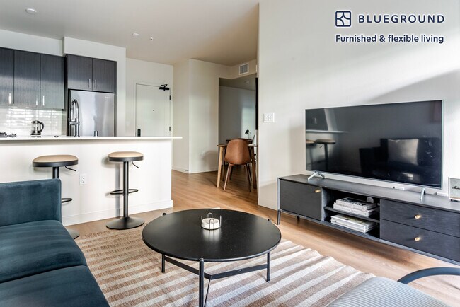 Building Photo - 2333 Calle Del Mundo