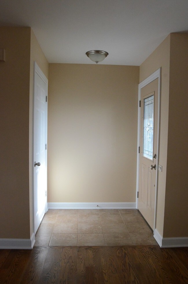 Foto del edificio - 824 E Hillside Ave