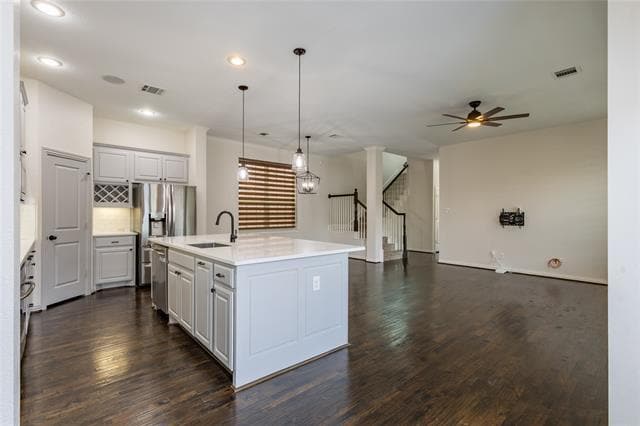 Building Photo - 6685 Escena Blvd