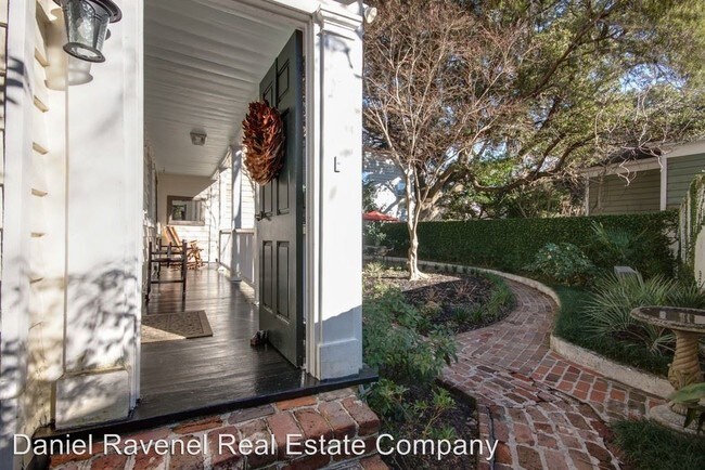 Building Photo - 2 br, 2.5 bath House - 12 Council Street