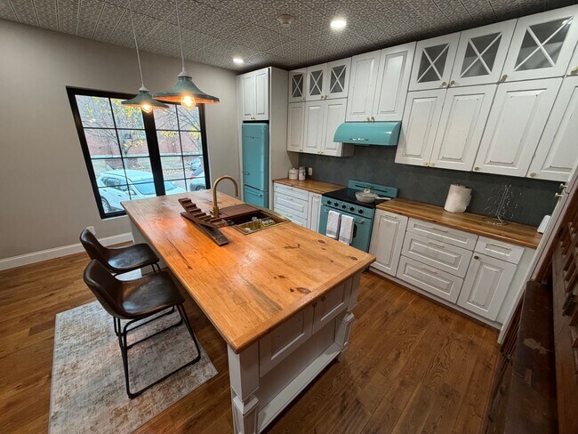 Foto del edificio - 400 N. 9th-4TH OFFSET