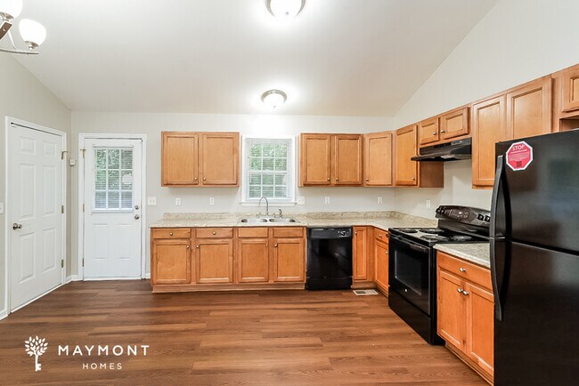 Building Photo - Beautiful 4 Bedroom in Greensboro