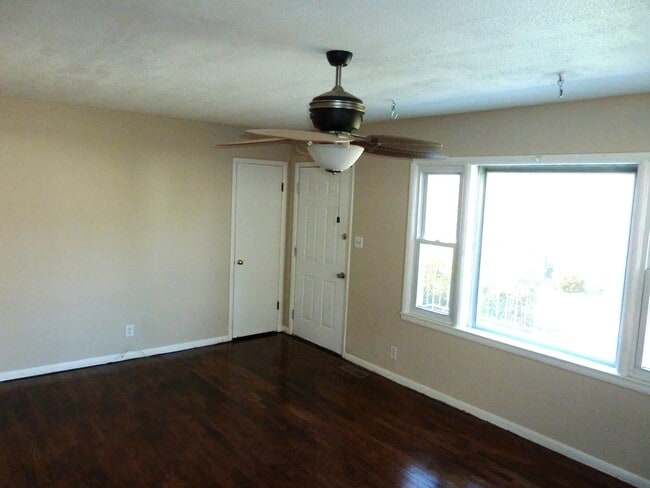 Foto del edificio - 1722 Nickerson Ave