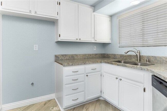 Foto del edificio - 24324 Sage Ct