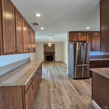 Building Photo - 1506 Casa Loma Way