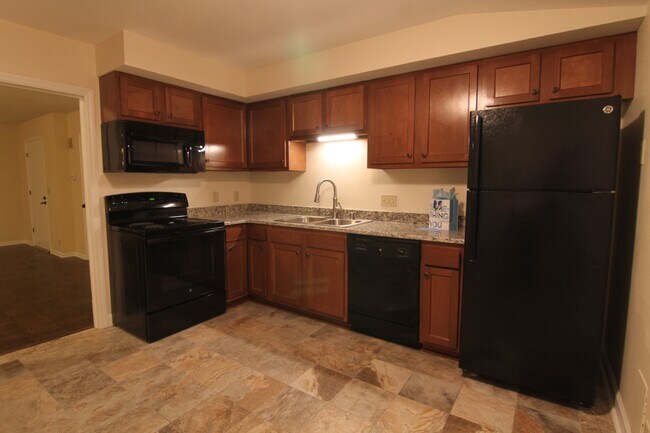 Building Photo - 853 Thackeray Trl
