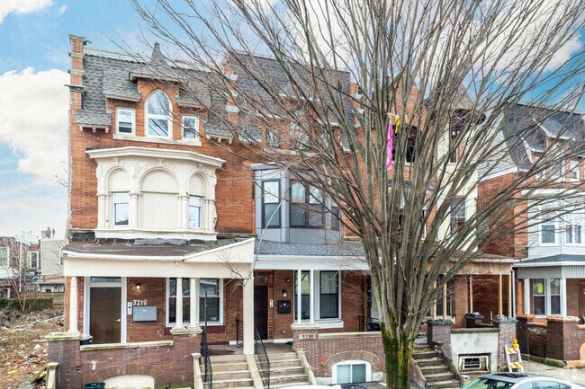 Building Photo - 3220 W Diamond St