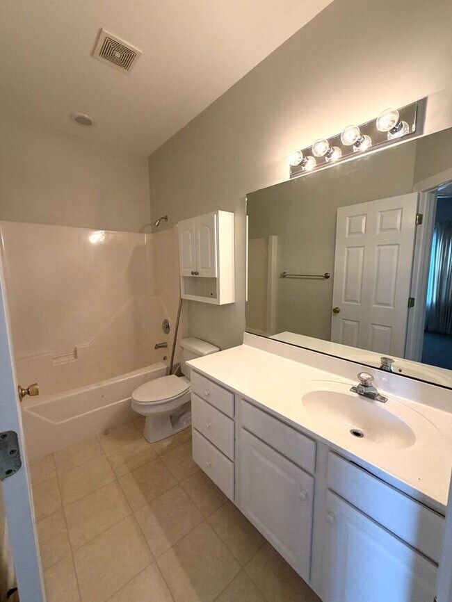 Foto del edificio - Marsh Oaks Marymount patio home with a one car garage Porter’s neck location
