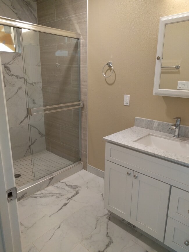 Building Photo - 1015 Tulane Ave