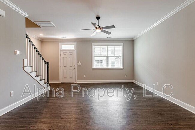 Building Photo - 6 Alderly Wy