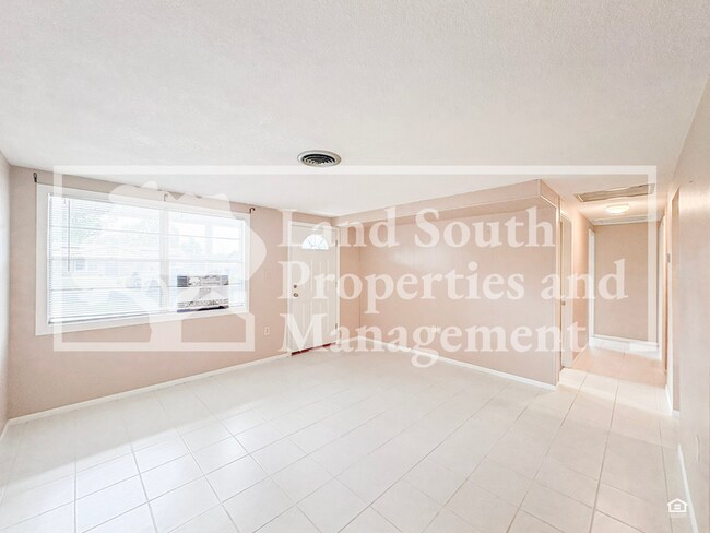 Foto del edificio - 2126 Smithfield Pl