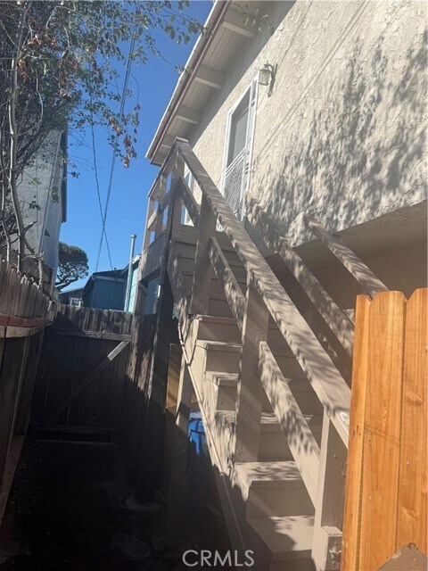 Foto del edificio - 1943 Loma Dr